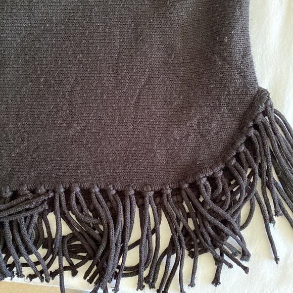 NY long fringed pullover sleeved cape black boho festival hippie fringe - Picture 7 of 11
